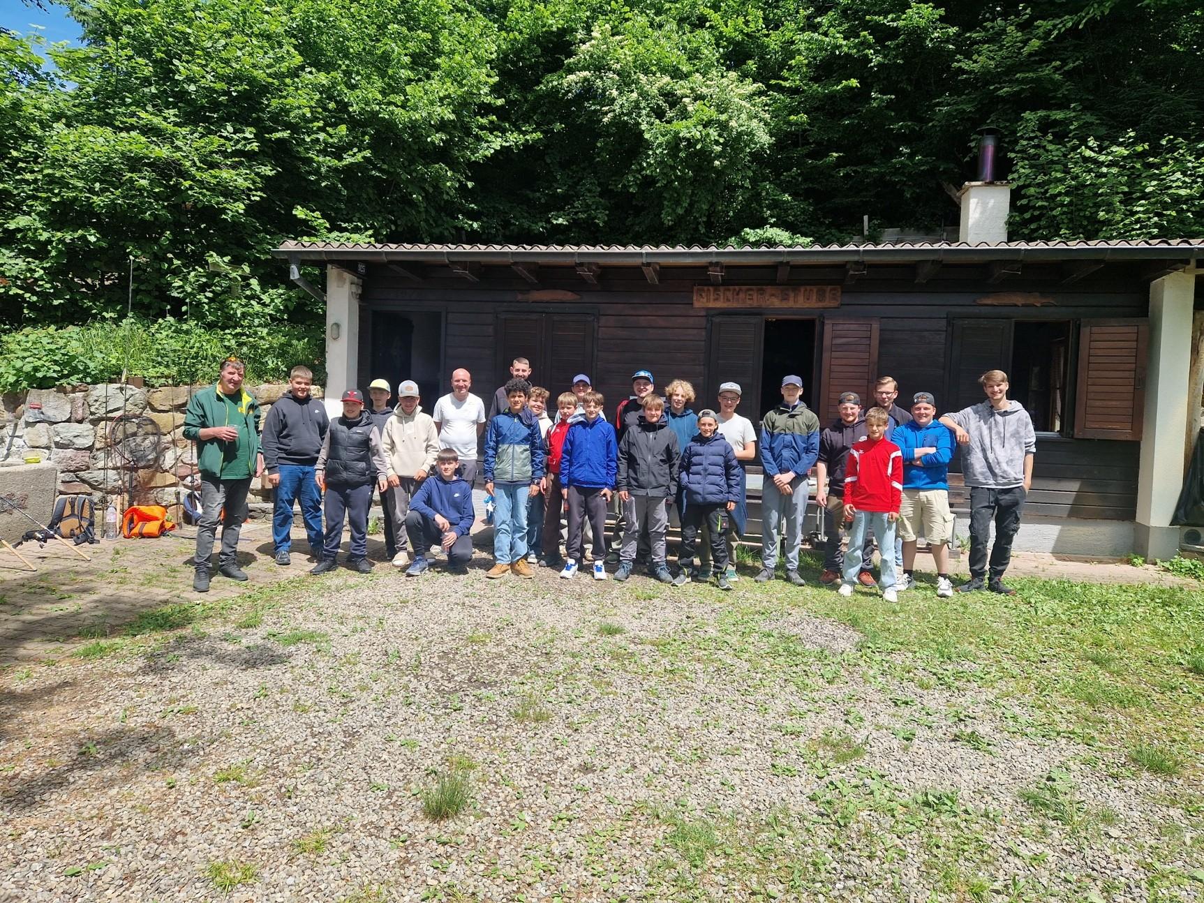 Gruppenbild der Leiter mit den Jungfischer